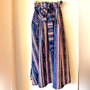 Belted waist skirt with pockets